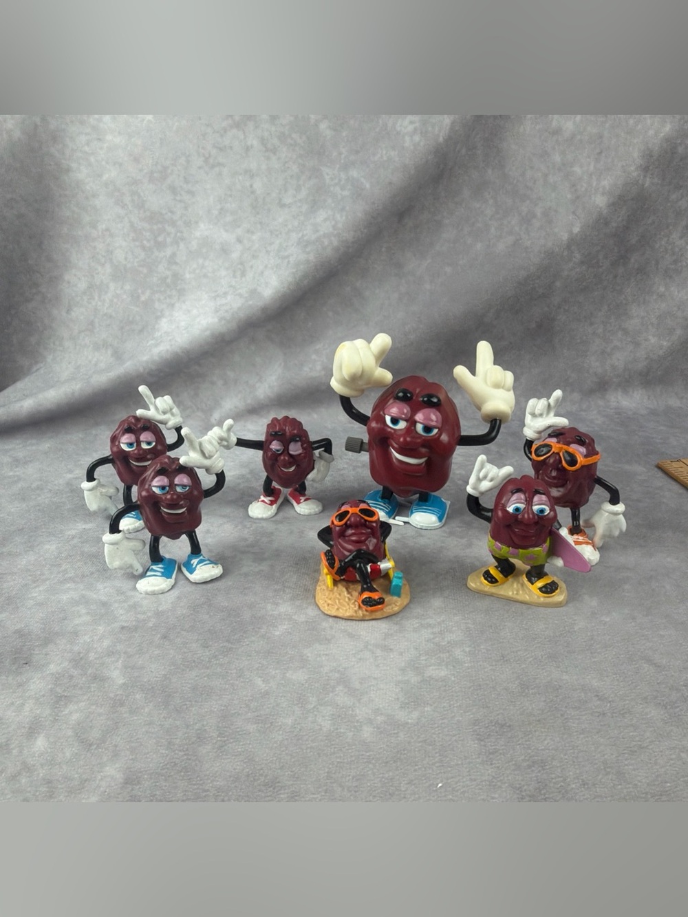 Vintage 1980s California Raisins Lot 6 PVC Figures + 1 Wind Up Applause READ